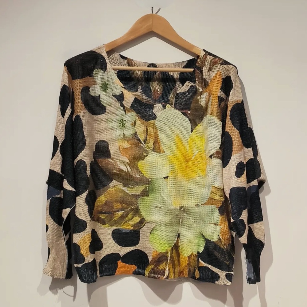 ✨RESTOCKED✨Made in Italy beautiful oversized graphic Tunic